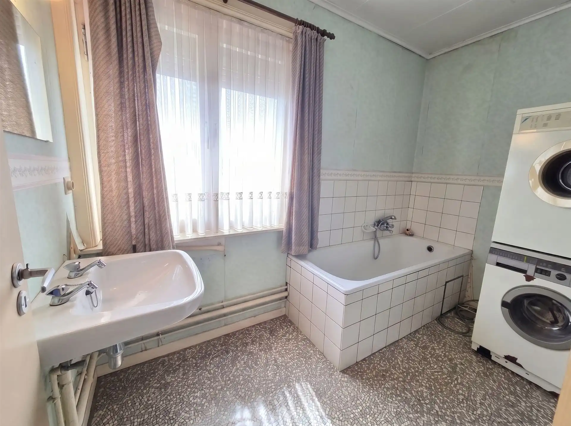 Zeer rustig gelegen woning met 3 slpk op een mooi perceel nabij de dorpskern van Hulshout foto 8