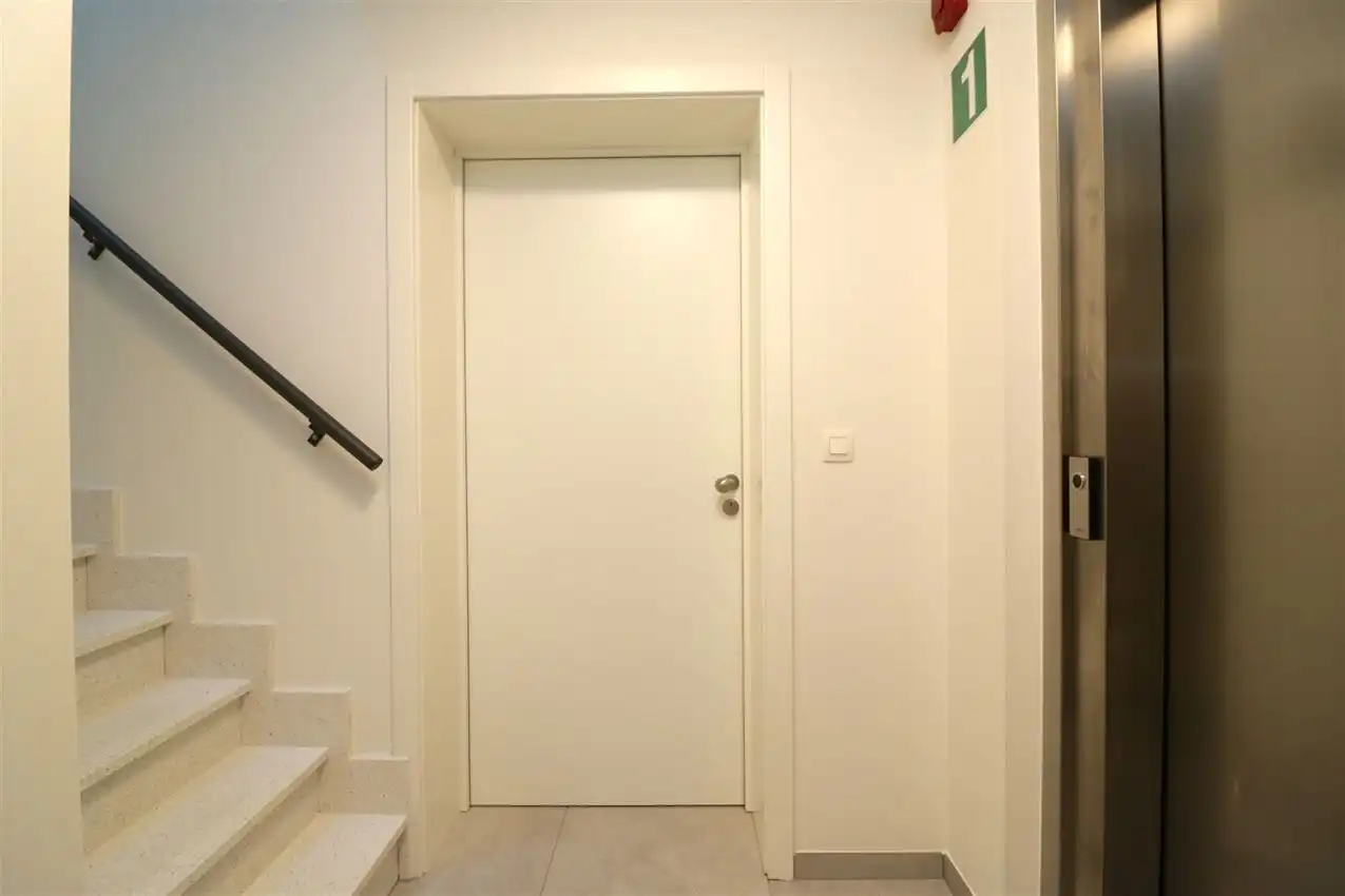 Zonnig appartement, zuidterras, twee slpk, autostaanplaats op gunstige locatie foto 41