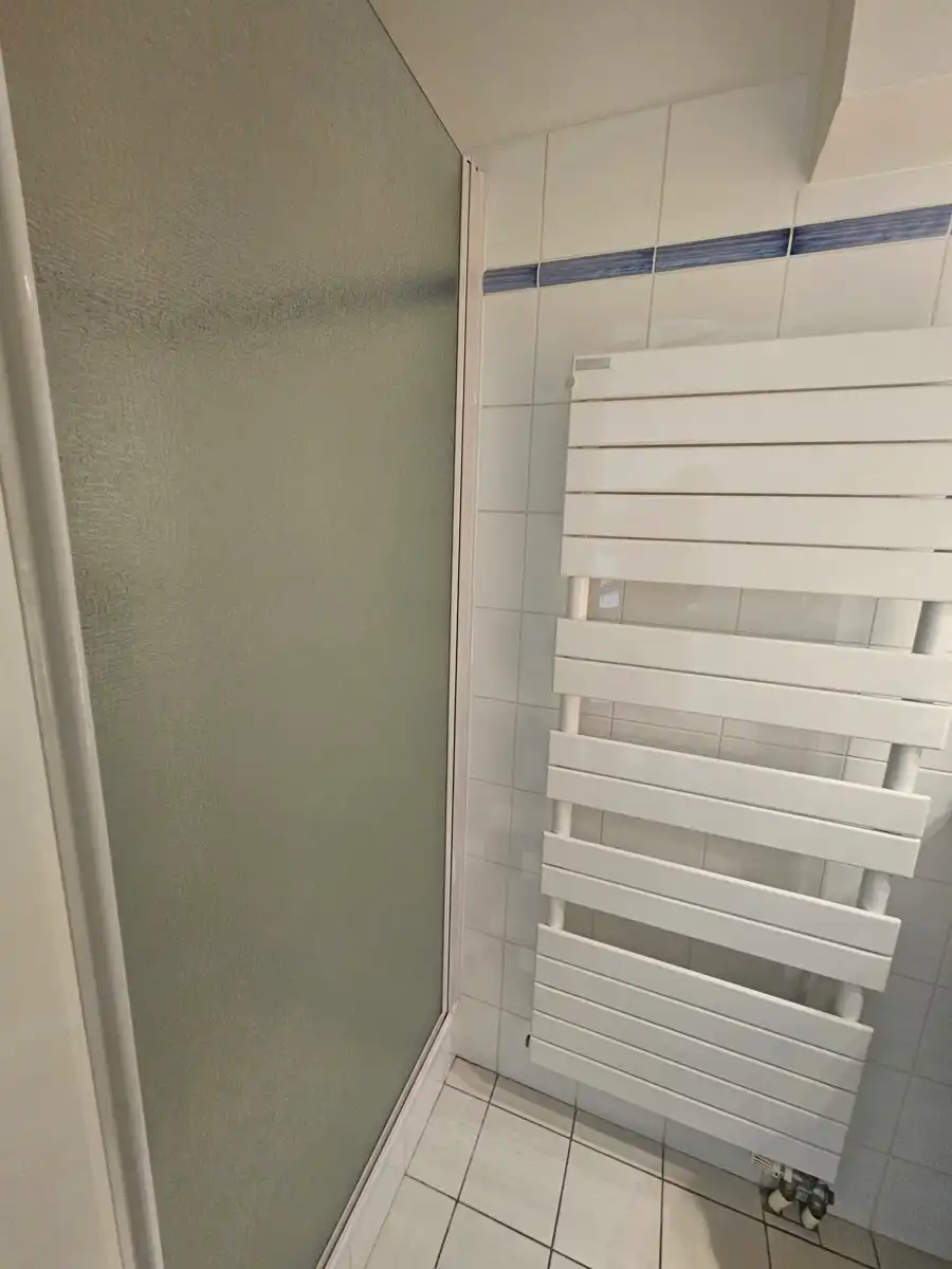 Lichtrijk duplex appartement met 2 slaapkamers en dubbele garage! foto 27