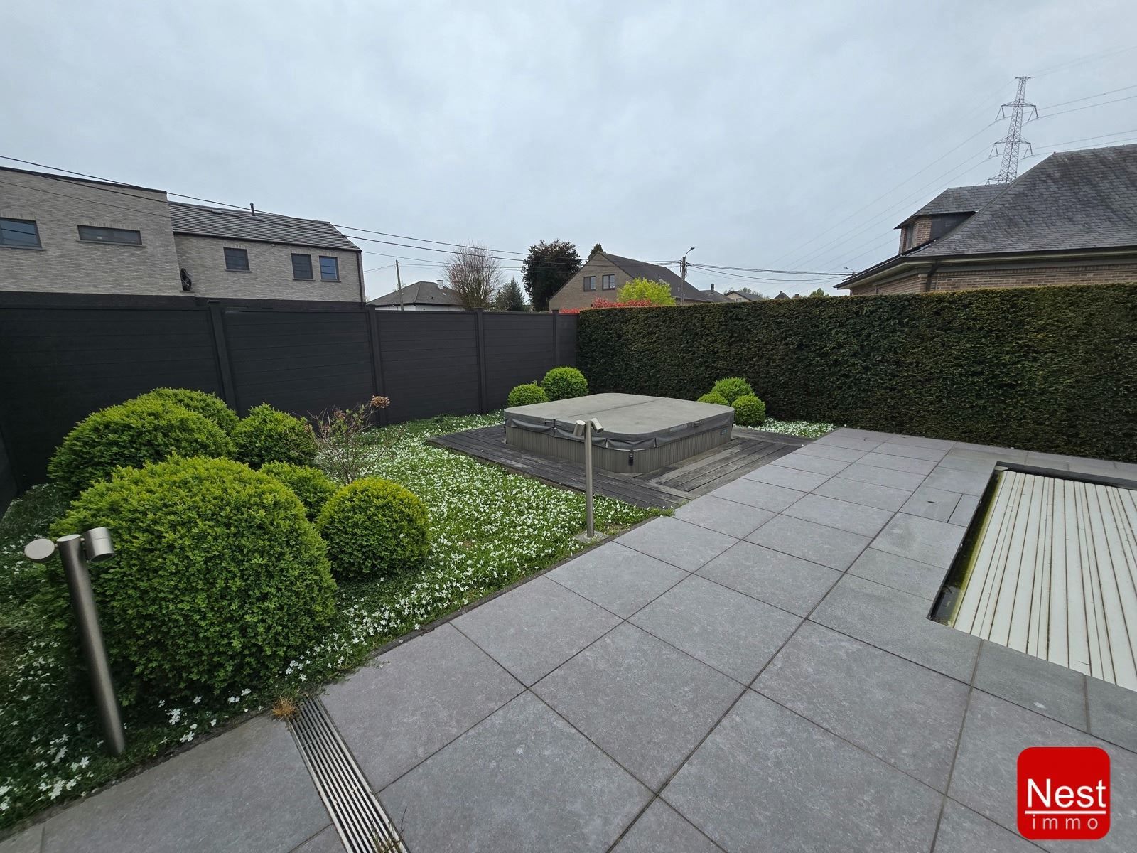 Polyvalente villa met  zeer grote loods foto 5