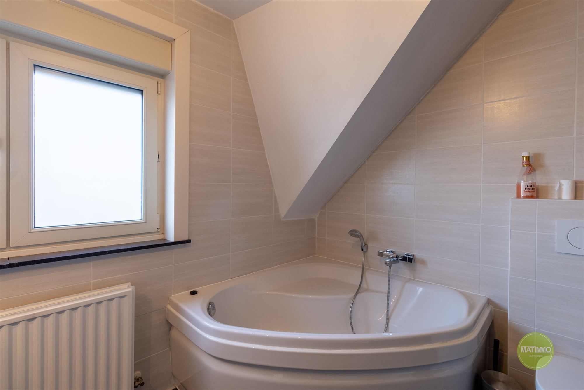 Instapklare gezinswoning met tuin in Dessel foto 18