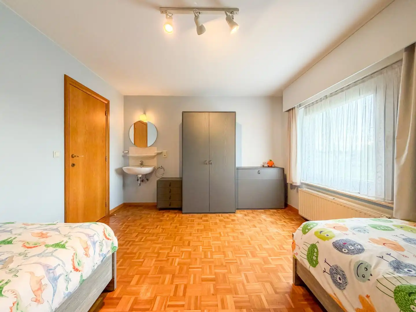 Villa op groot perceel met open zicht: 4 slaapkamers, 2 badkamers, grote tuin, topper te Torhout! foto 28