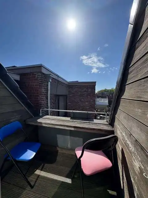 Ruime en kwaliteitsvol afgewerkte studio in loftstijl te huur in Brugge foto 8