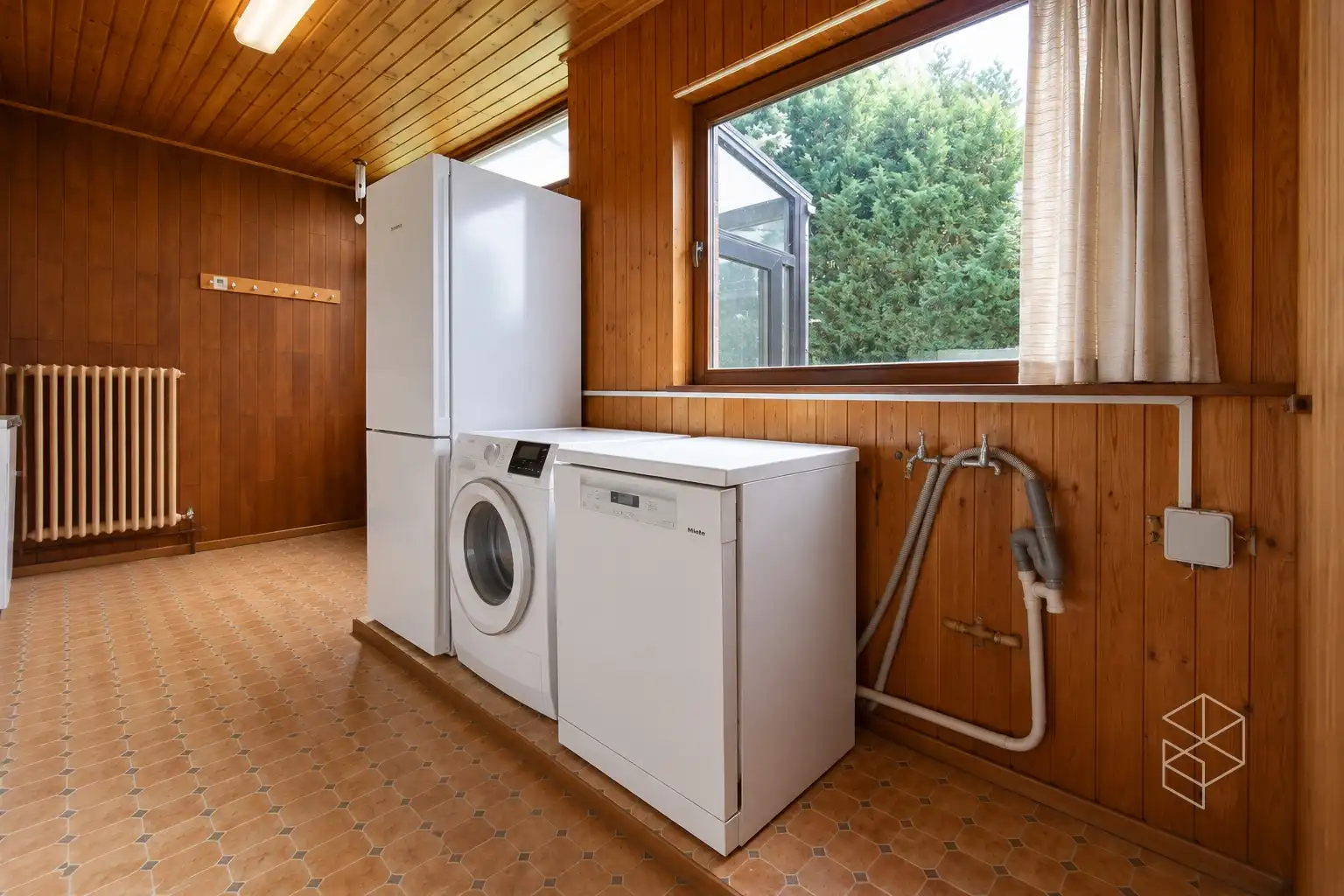 Centraal gelegen gelijkvloerse woning met royale tuin op 1636m² foto 9