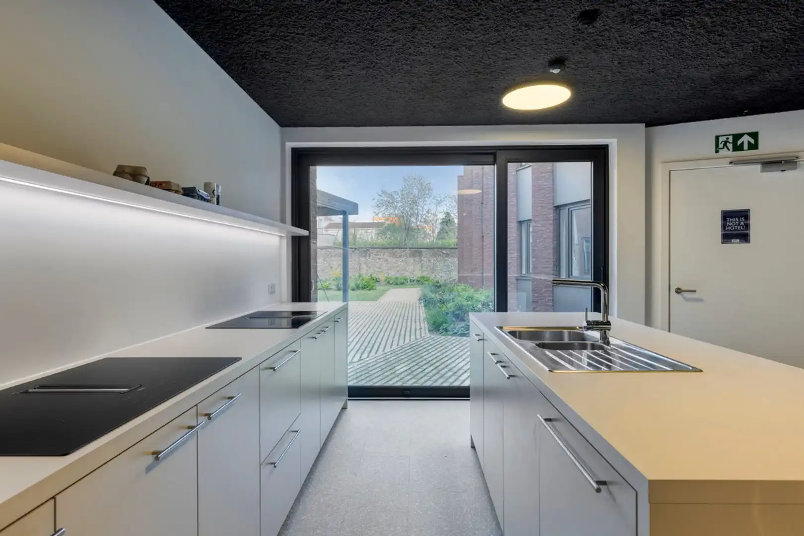 Studentenkamer (25,5 m²) te koop in "Residentie Amand 47" op het Sint-Amandsplein te Kortrijk foto 9