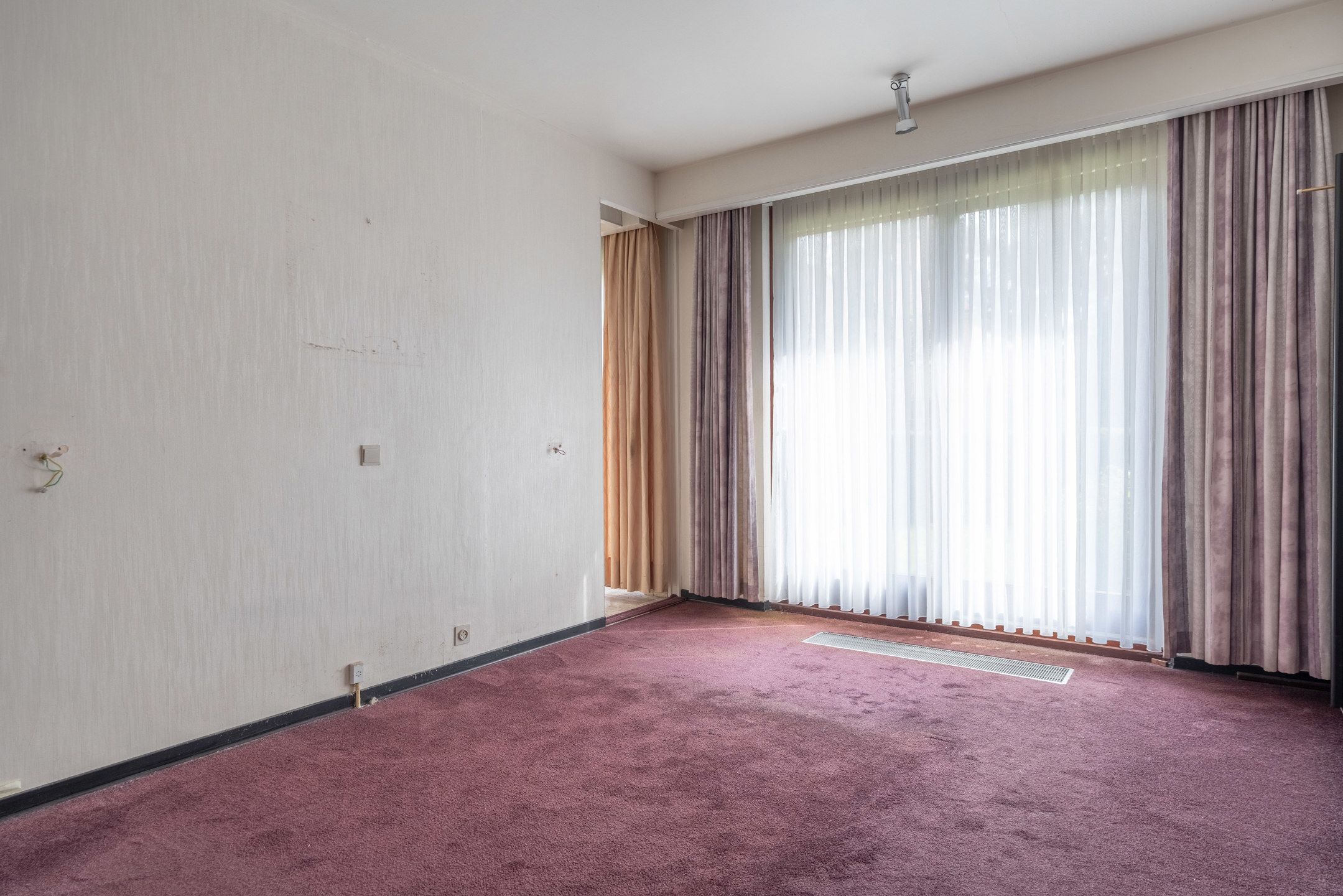 Tijdloze, te renoveren, gelijkvloerswoning op residentiële ligging op 1.400 m² foto 17