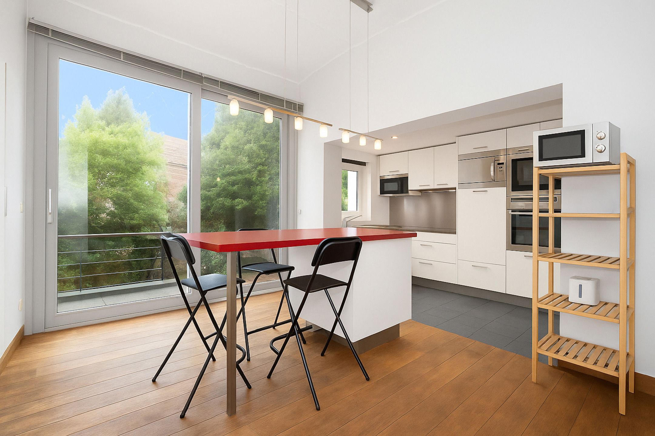 Huis met potentieel voor verkaveling van het terrein foto 3