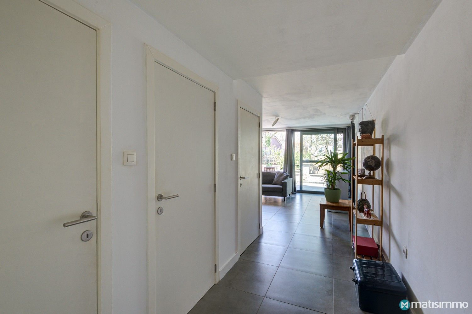 GROTENDEELS GERENOVEERD GELIJKVLOERS APPARTEMENT MET 2 SLAAPKAMERS OP RUSTIGE LIGGING IN AS foto 6