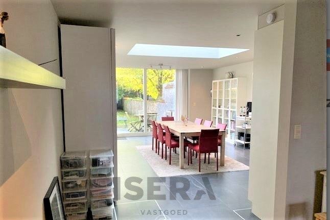 Herenwoning met drie slaapkamers op centrale ligging te Sint-Andries foto 5