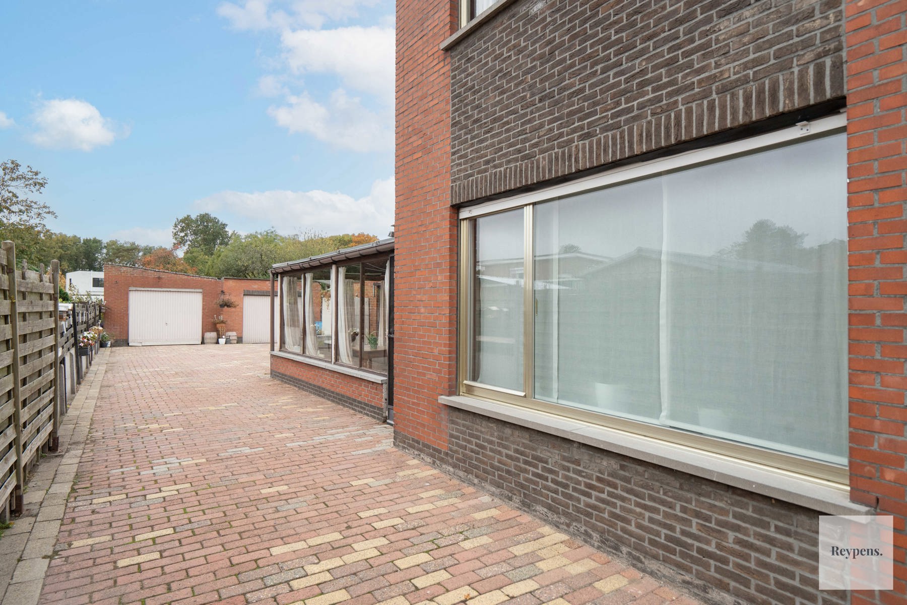 Op te frissen woning in een rustige wijk foto 16