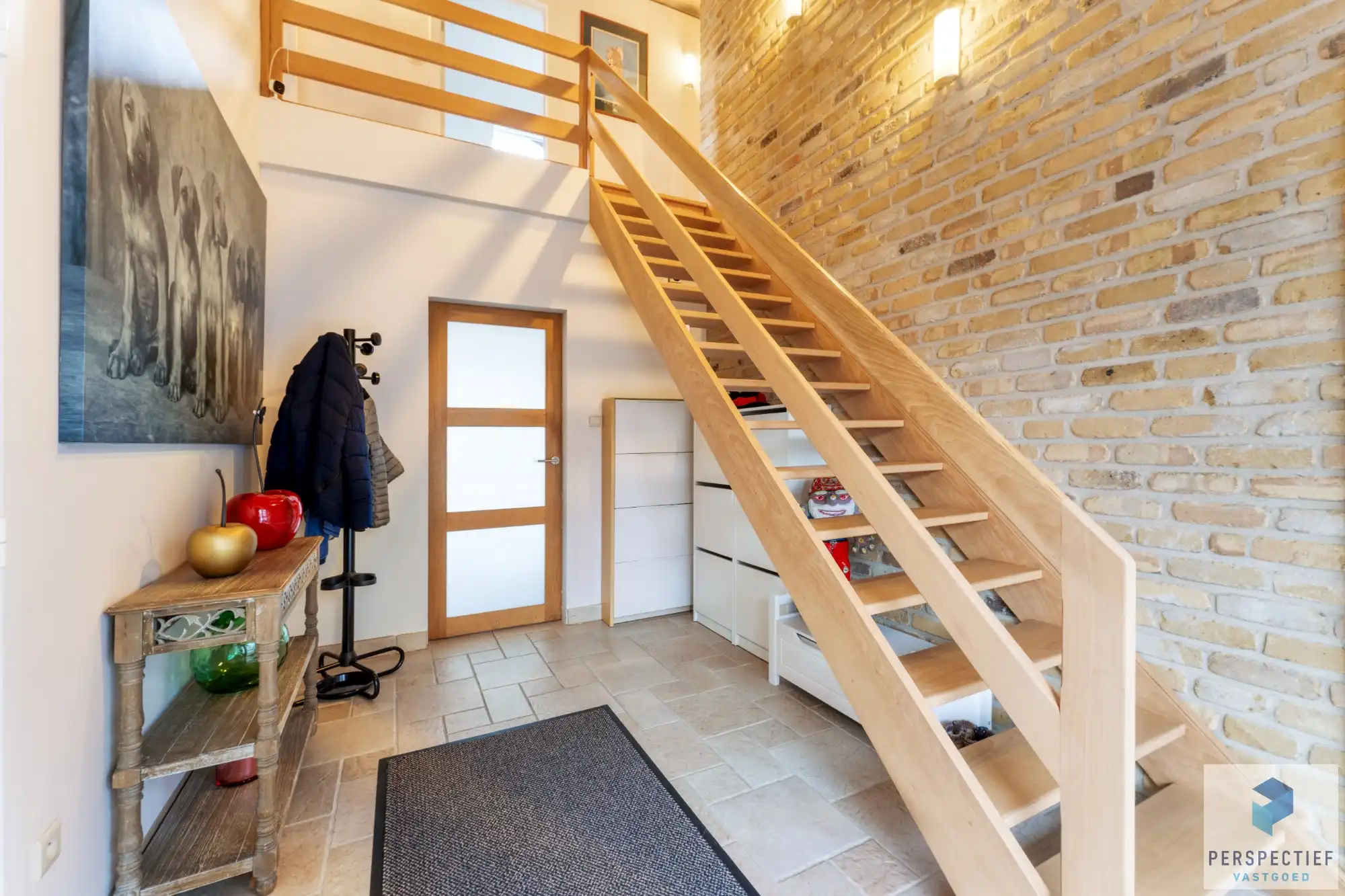 Centraal gelegen villa  met mooie tuin op 734 m² foto 7