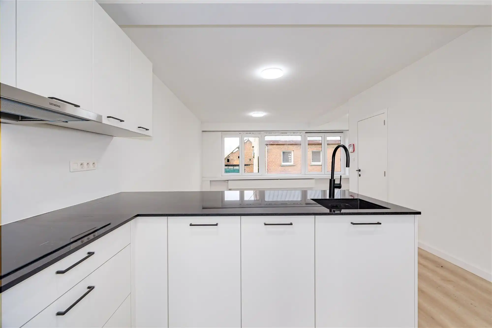 Vergund gerenoveerd appartementsgebouw  foto 4