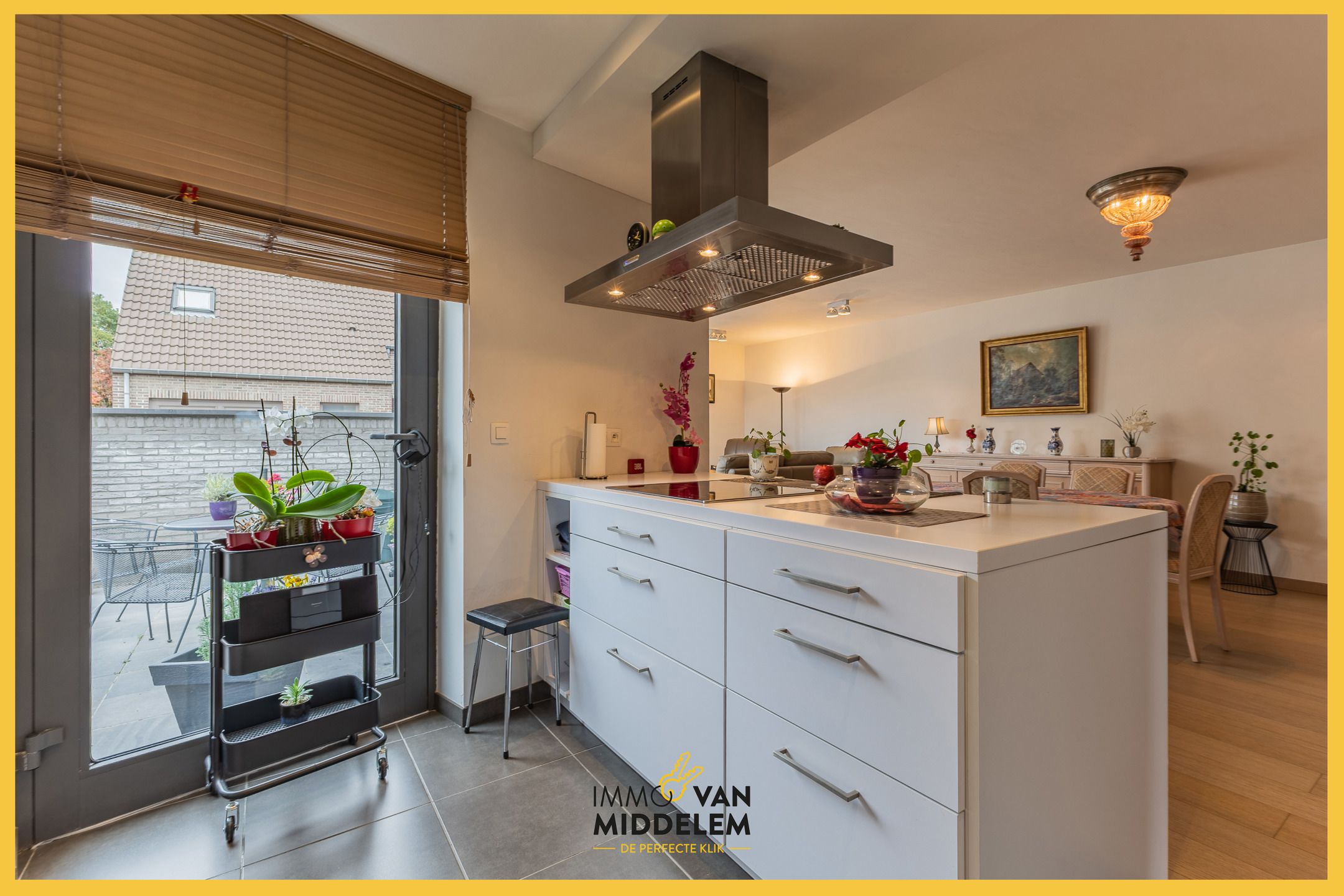 INSTAPKLAAR GELIJKVLOERS 2-KAMER APPARTEMENT - GROOT TERRAS foto 4