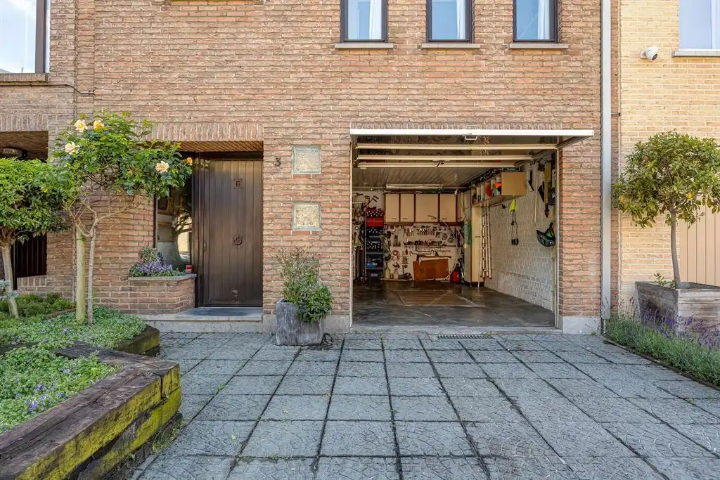 Verzorgde bel-étage met zonnige tuin foto 29