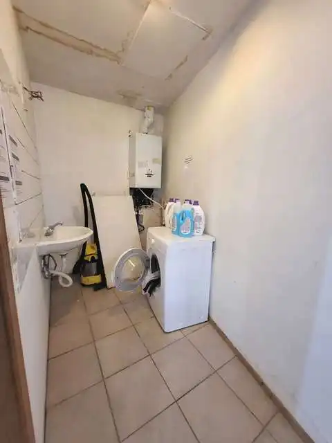 Instapklare Winkelruimte op commerciële ligging te huur in centrrum Brugge foto 9