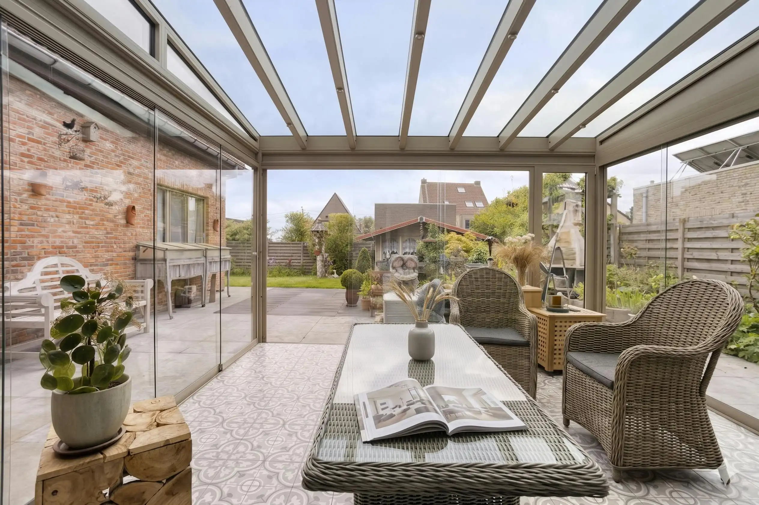 Zeer ruime gezinswoning met veranda en tuin in Westrozebeke foto 13