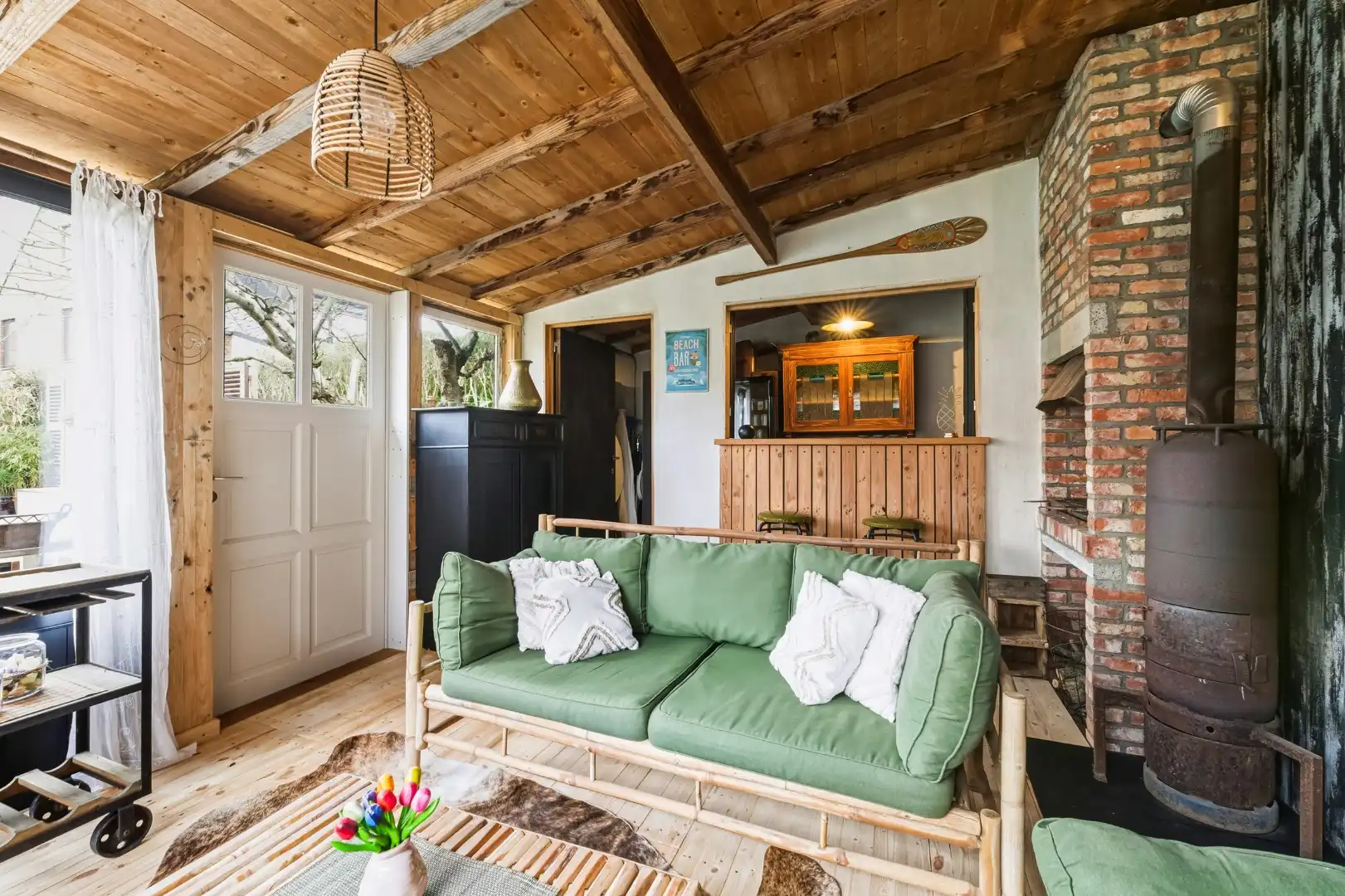 Charmante woning met o.a. 5 kamers en bureau foto 26