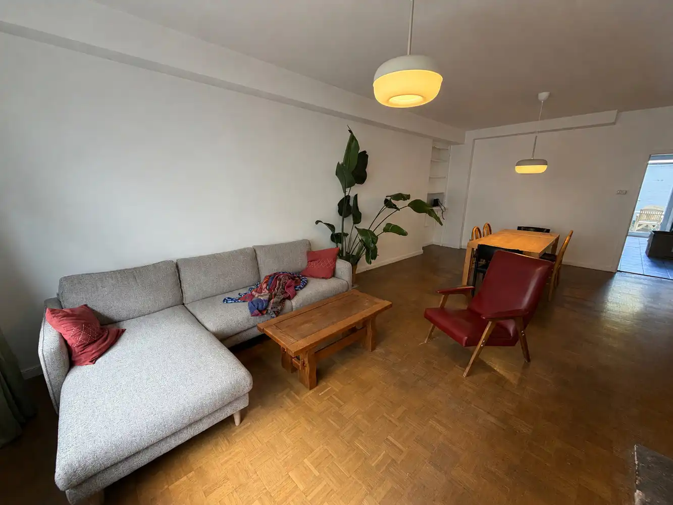 Hoofdfoto van de publicatie: Gelijkvloers appartement met terras en garage (€35.000,-)
