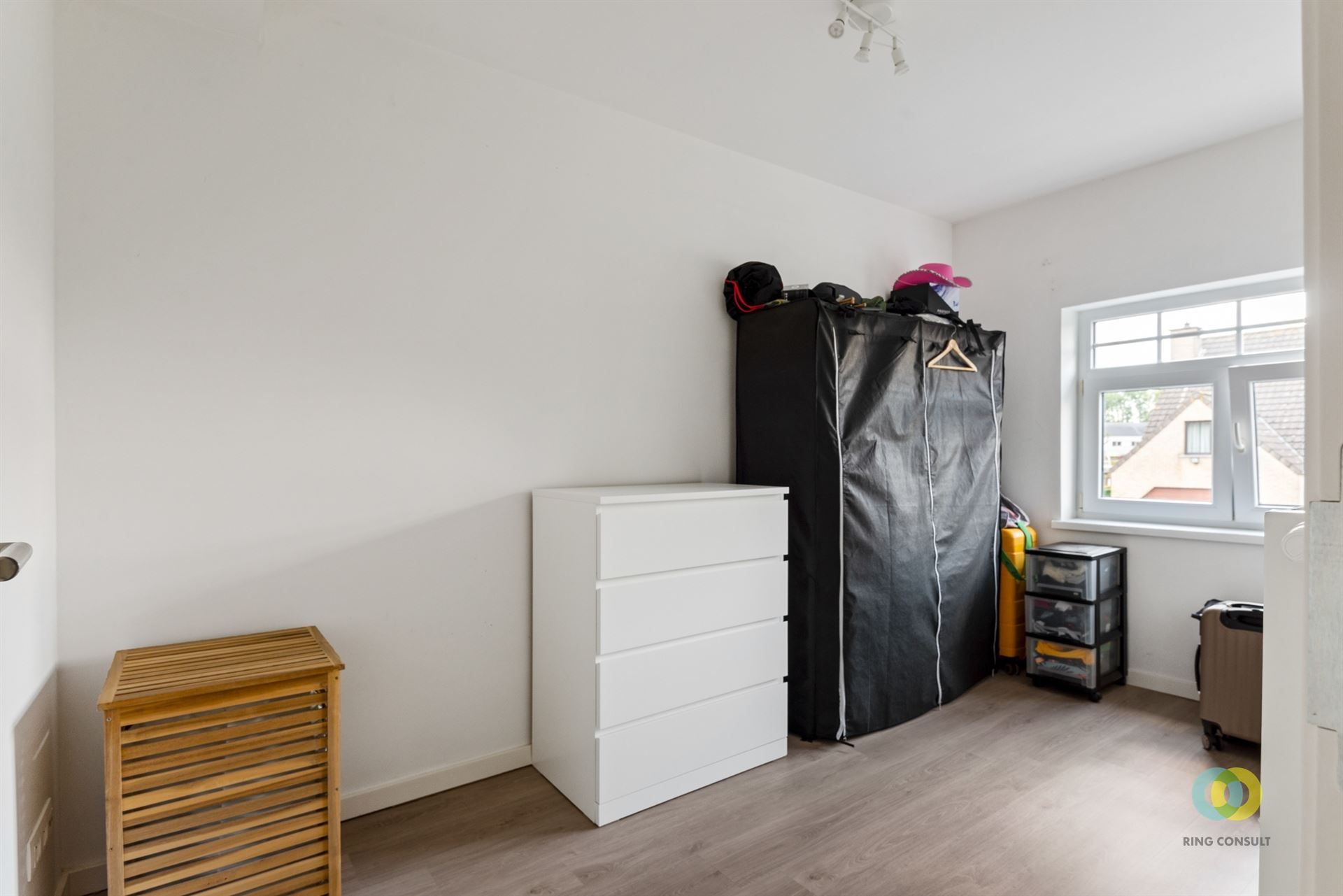Recent gerenoveerde 3-gevel met open zicht foto 12