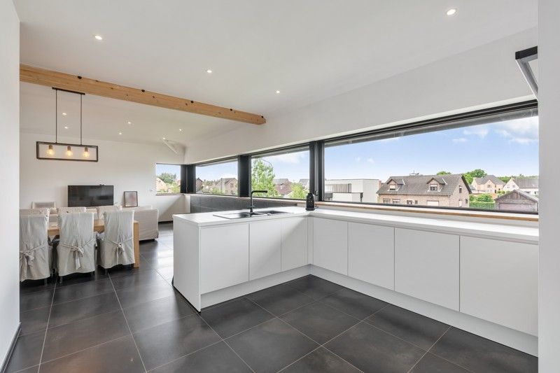 Zeer ruim en stijlvol penthouse met tuin en garage foto 7