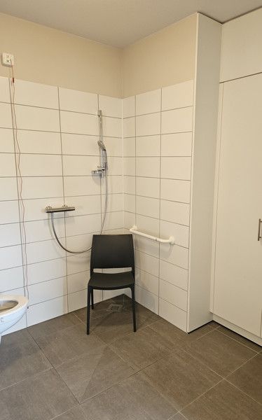 Instapklare en energiezuinige serviceflat met terras in Residentie De Lelie foto 12