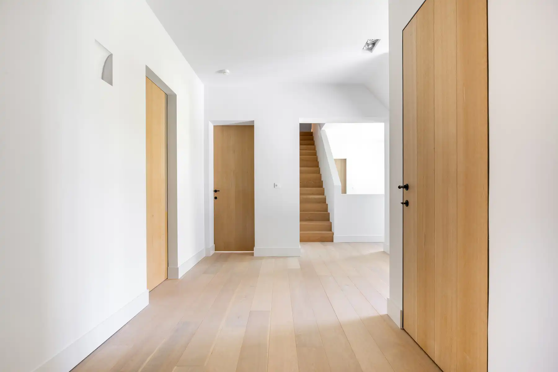 Magnifieke villa op 2.415 m² in residentiële wijk foto 30