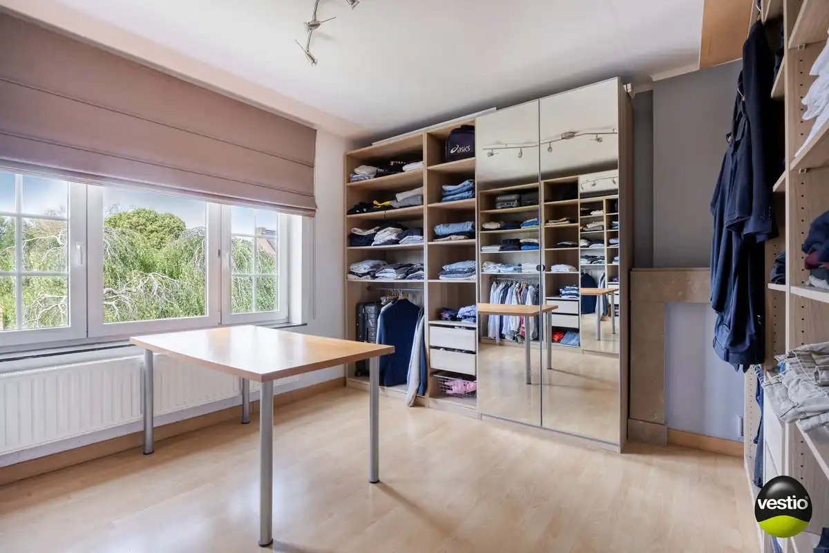 Exclusieve open bebouwing met 5 slaapkamers, zwemvijver en zonnige tuin op 17a 98ca foto 15