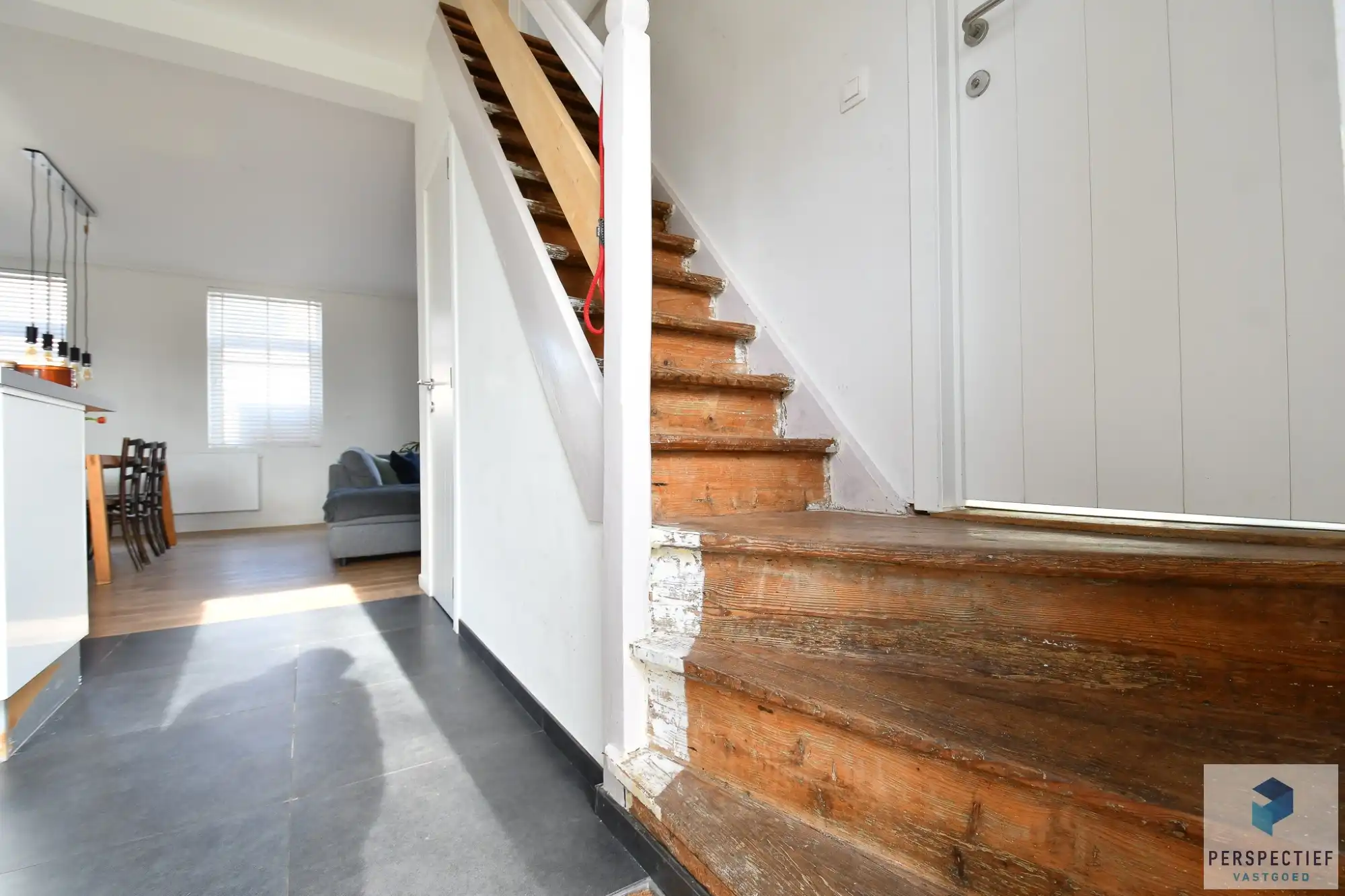 BEZOEKMOMENT VRIJDAG 20/03 VAN 15U TOT 17U |&nbsp;VERRASSEND RUIME CHARMANTE WONING met ZONGERICHTE GEZELIIGE TUIN foto 13