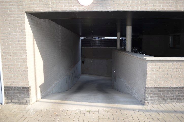 Appartement met twee slaapkamers, autostaanplaats en kelderberging in het centrum. foto 12