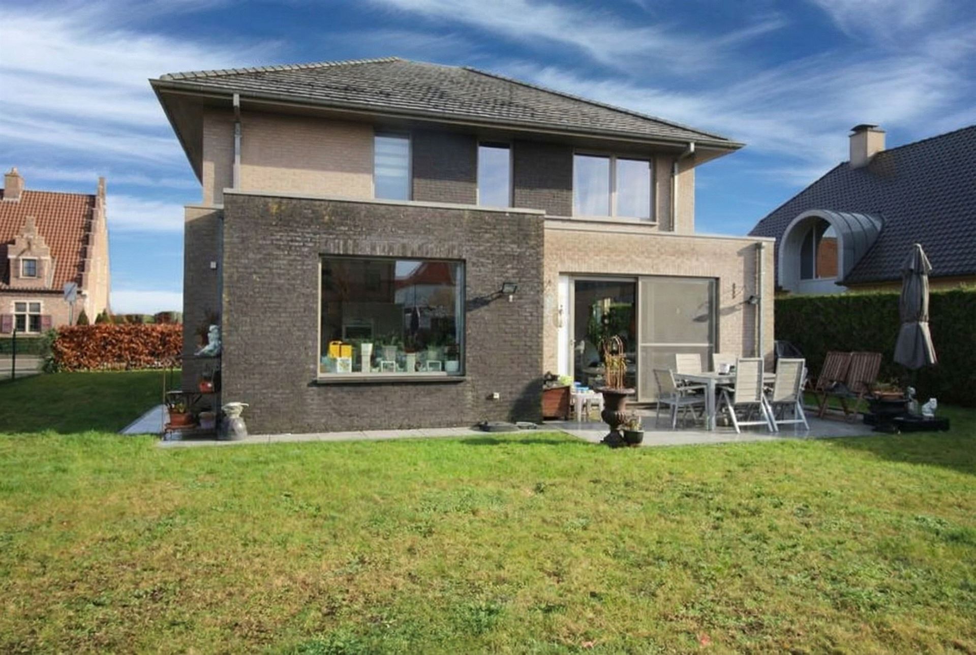 Vrijstaande woning met tuin, alle comfort, 3 slpks. foto 2