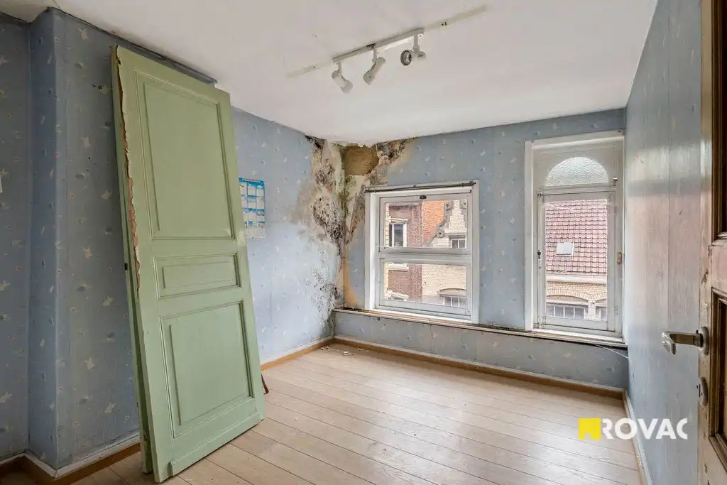 Te renoveren handelspand met woonst in hartje Izegem foto 22