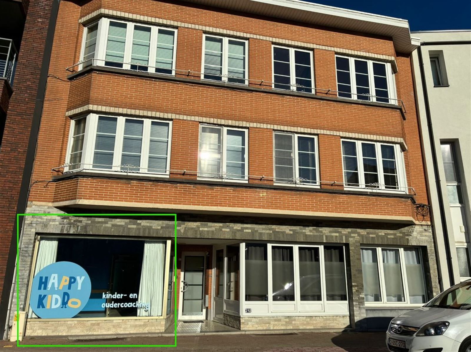 Handelspand centrum Lennik TE HUUR foto {{pictureIndex}}