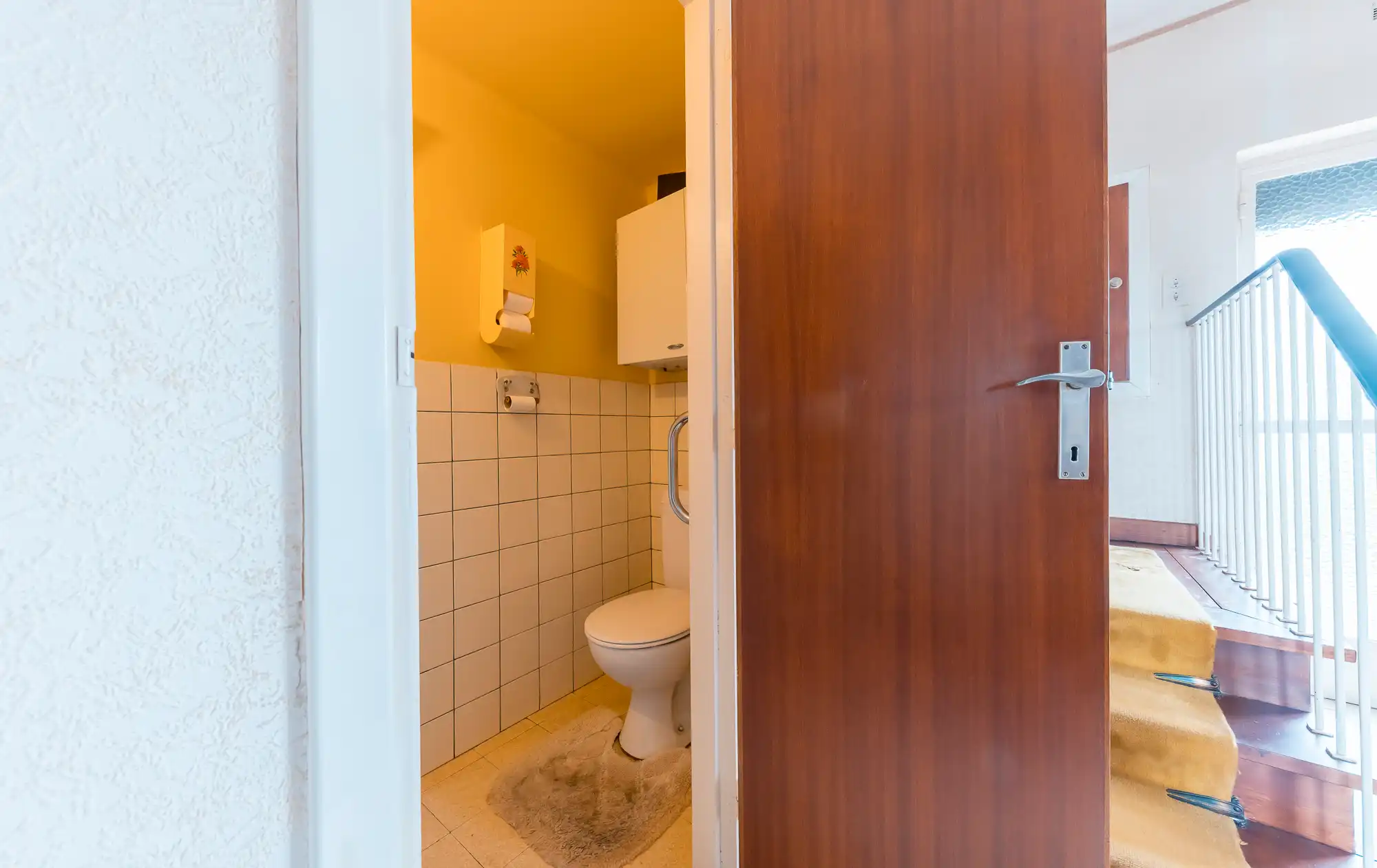 TE KOOP: Mooie op te frissen woning met 3 slaapkamers, garage en veel potentieel foto 4