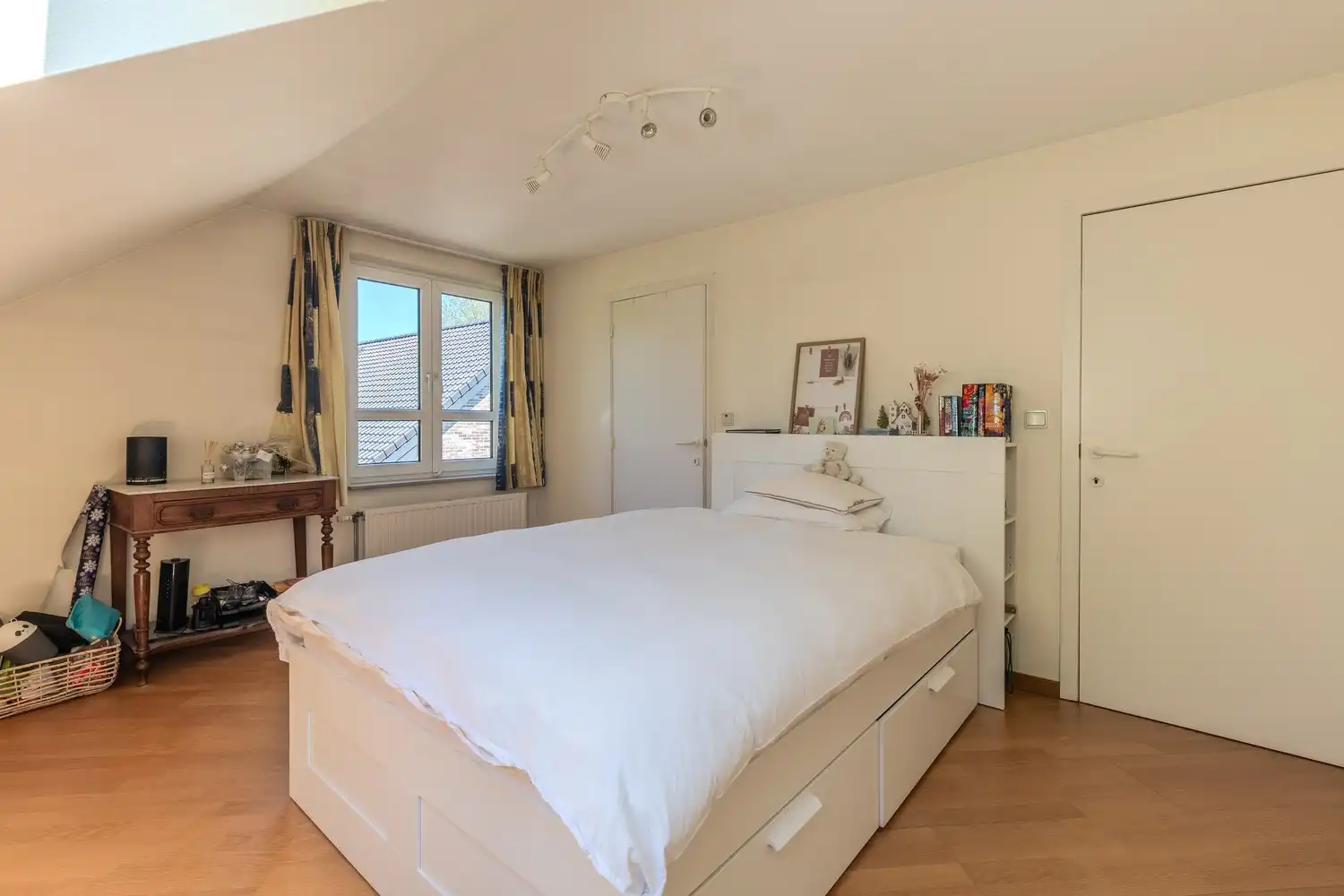 Ruime, instapklare vrijstaande woning met 5 slaapkamers en 3 badkamers in het gezellige Neerharen! foto 23