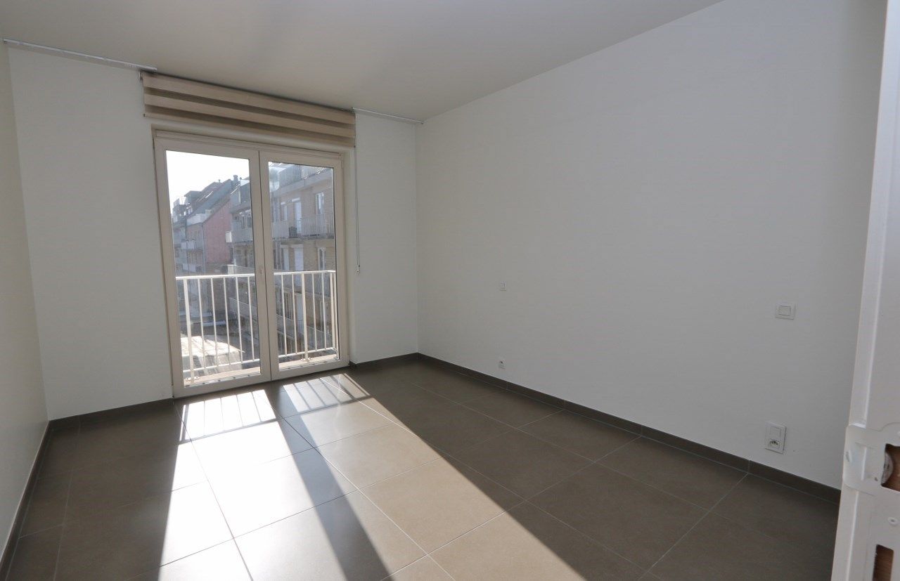 Ongemeubeld - Prachtig woonappartement (120m²) met staanplaats in het gebouw, nabij de Lippenslaan. foto 18