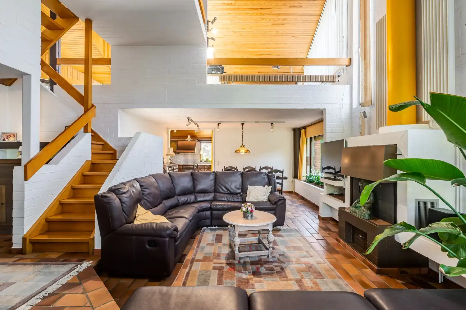 Modernistische, lichtrijke villa met 3 slaapkamers, kantoor en zuidgerichte tuin op toplocatie in groene rand rond Brussel! foto 5