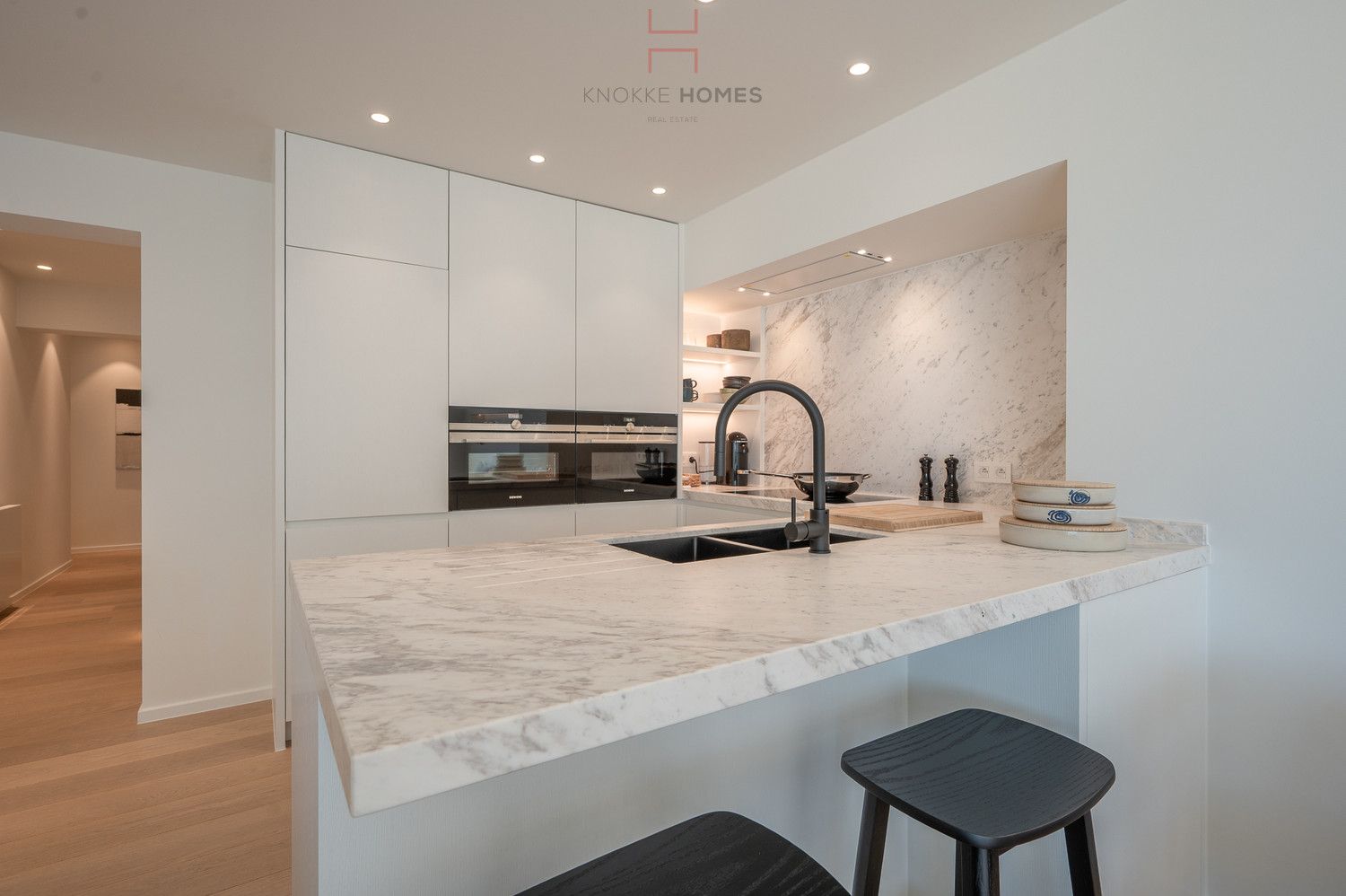 Prachtig gerenoveerd appartement met een mooi zijdelings zeezicht in Duinbergen foto 6
