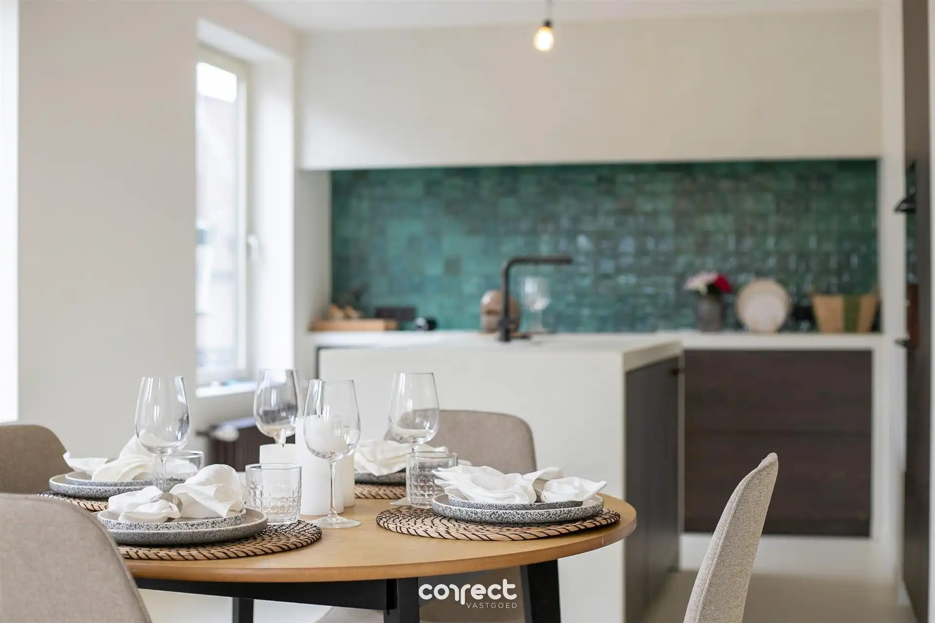 Volledig vernieuwde hoekwoning. foto 2