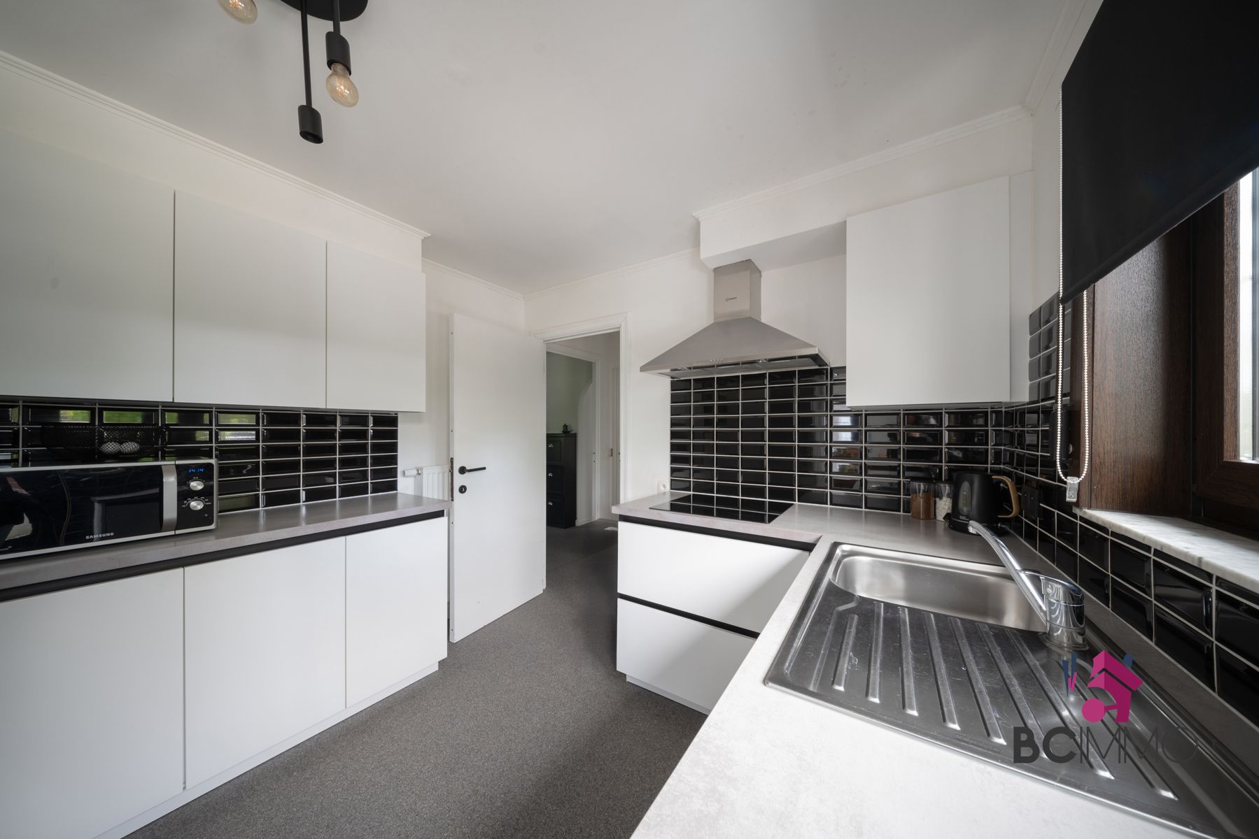 Gerenoveerde gelijkvloerse woning met 3 slaapkamers foto 4