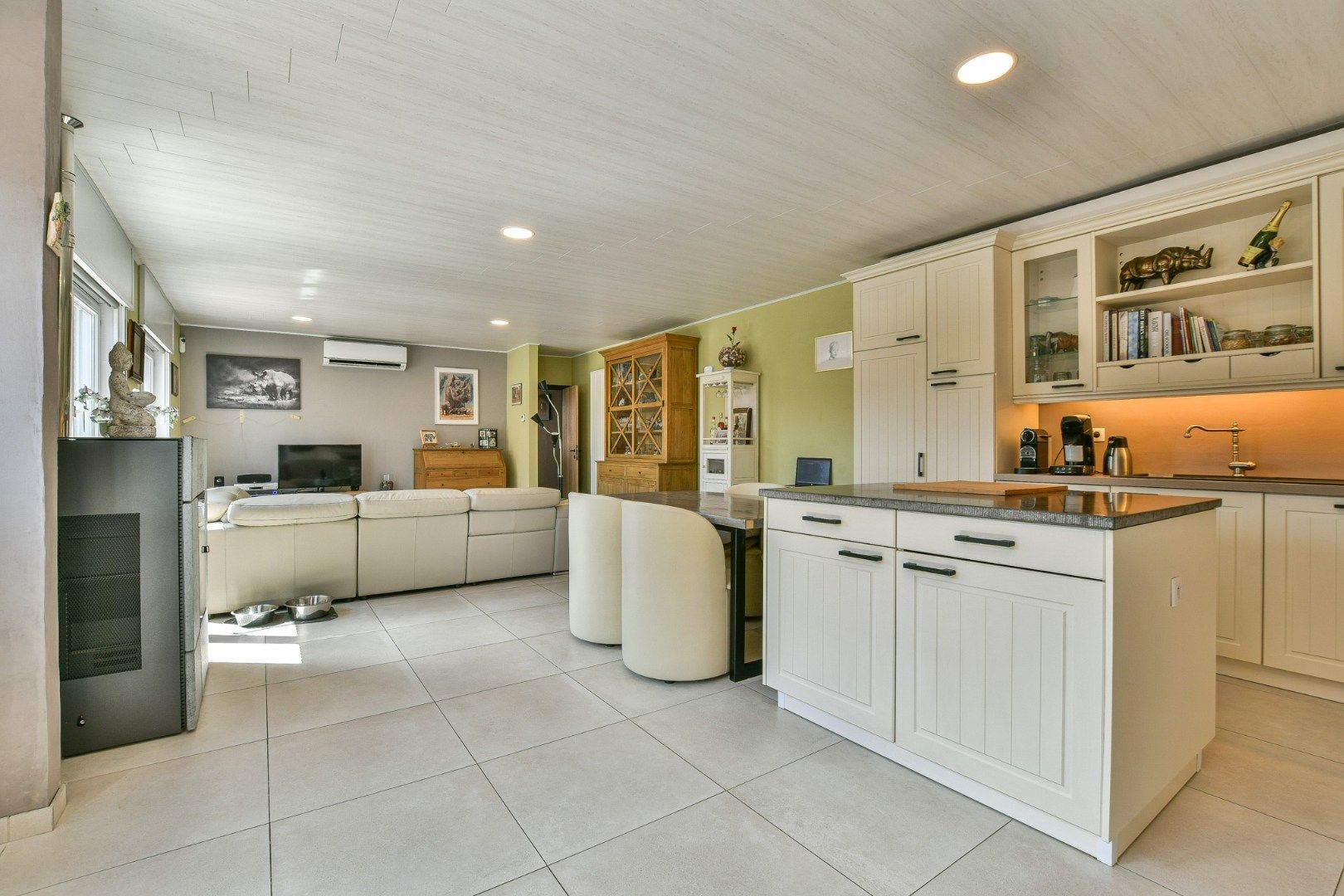 Instapklare woning op toplocatie in rustige woonwijk te Harendijke, Wenduine! foto 9