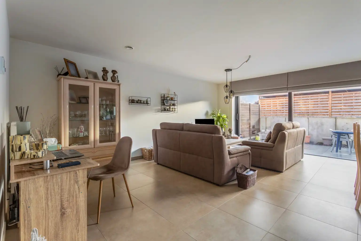 Gelijkvloersapp. in uitstekende staat met 2 slpks en carport foto 7