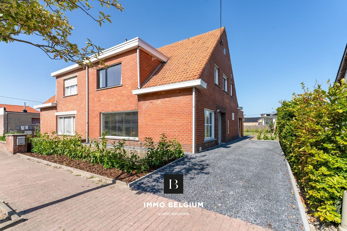 Gerenoveerde woning met 3 slaapkamers en energielabel B foto {{pictureIndex}}