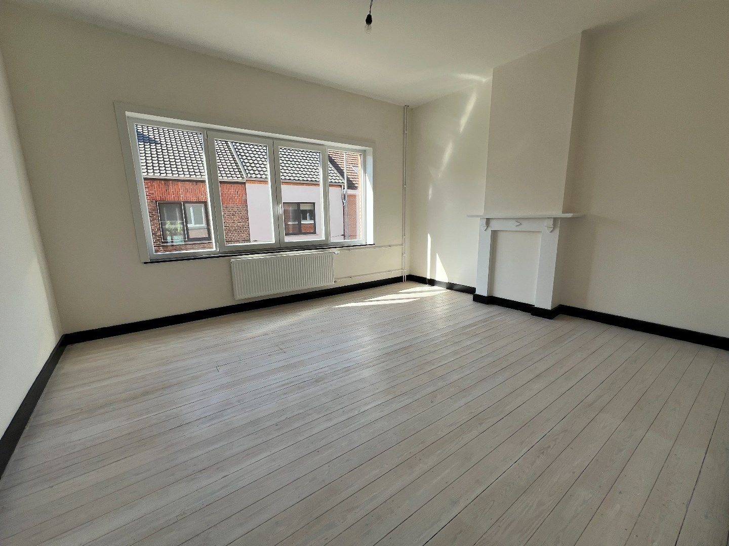 Volledig gerenoveerde woning met 2 slpks en 90 m² tuin op toplocatie in Tienen. foto 7