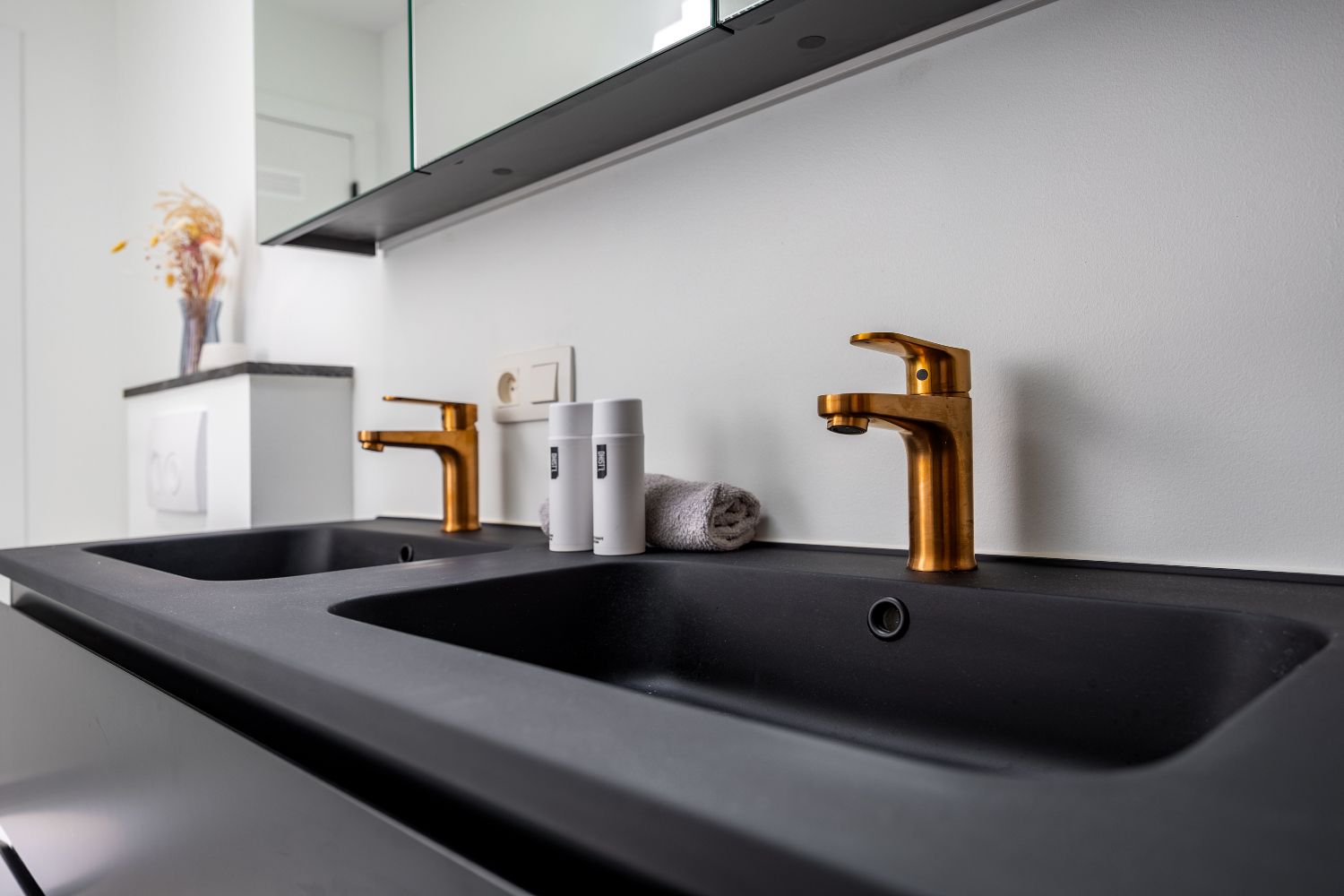 Recent gerenoveerd twee slaapkamer appartement vlakbij de Grote Markt foto 20