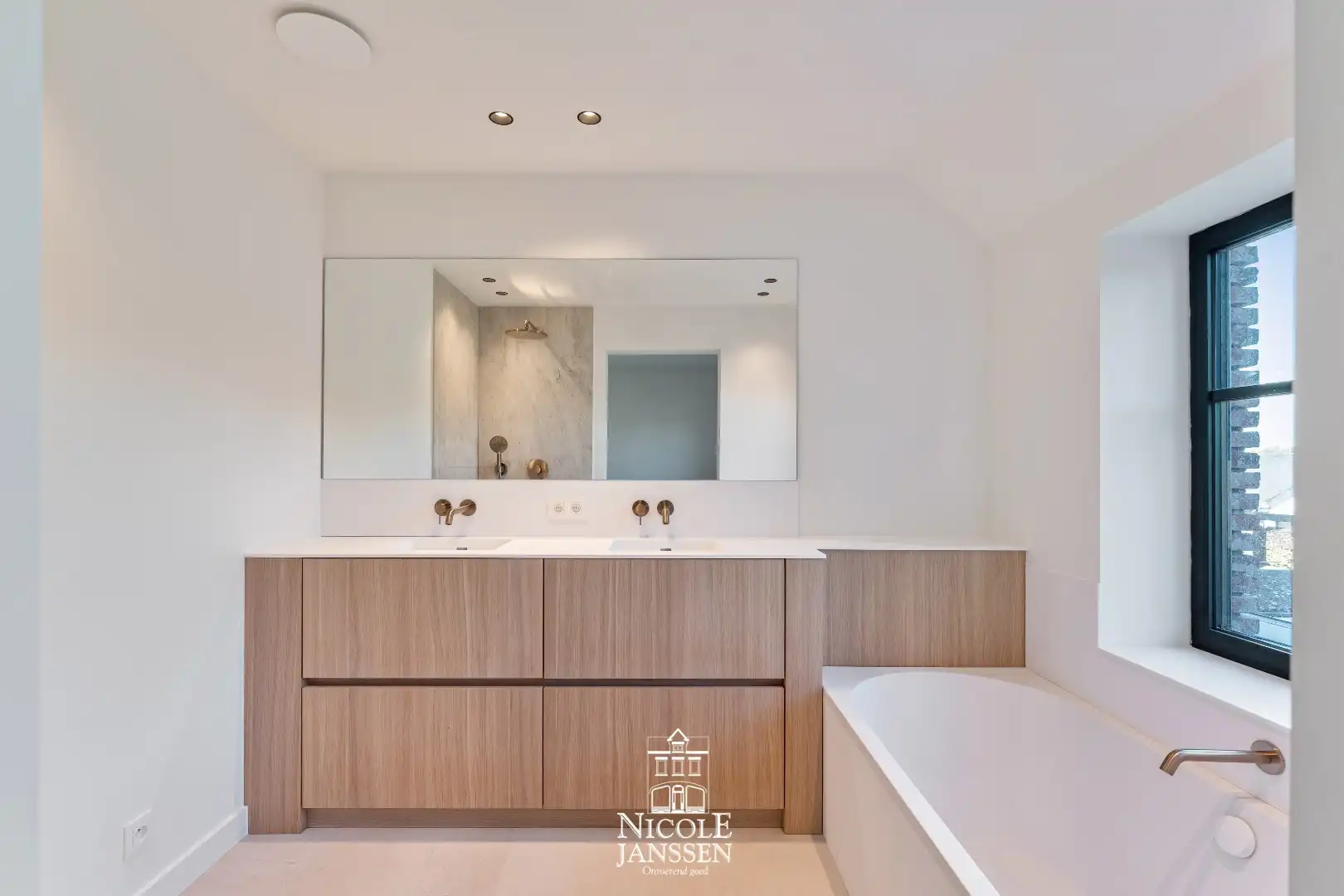 Nieuwbouwwoning van 194m² foto 12