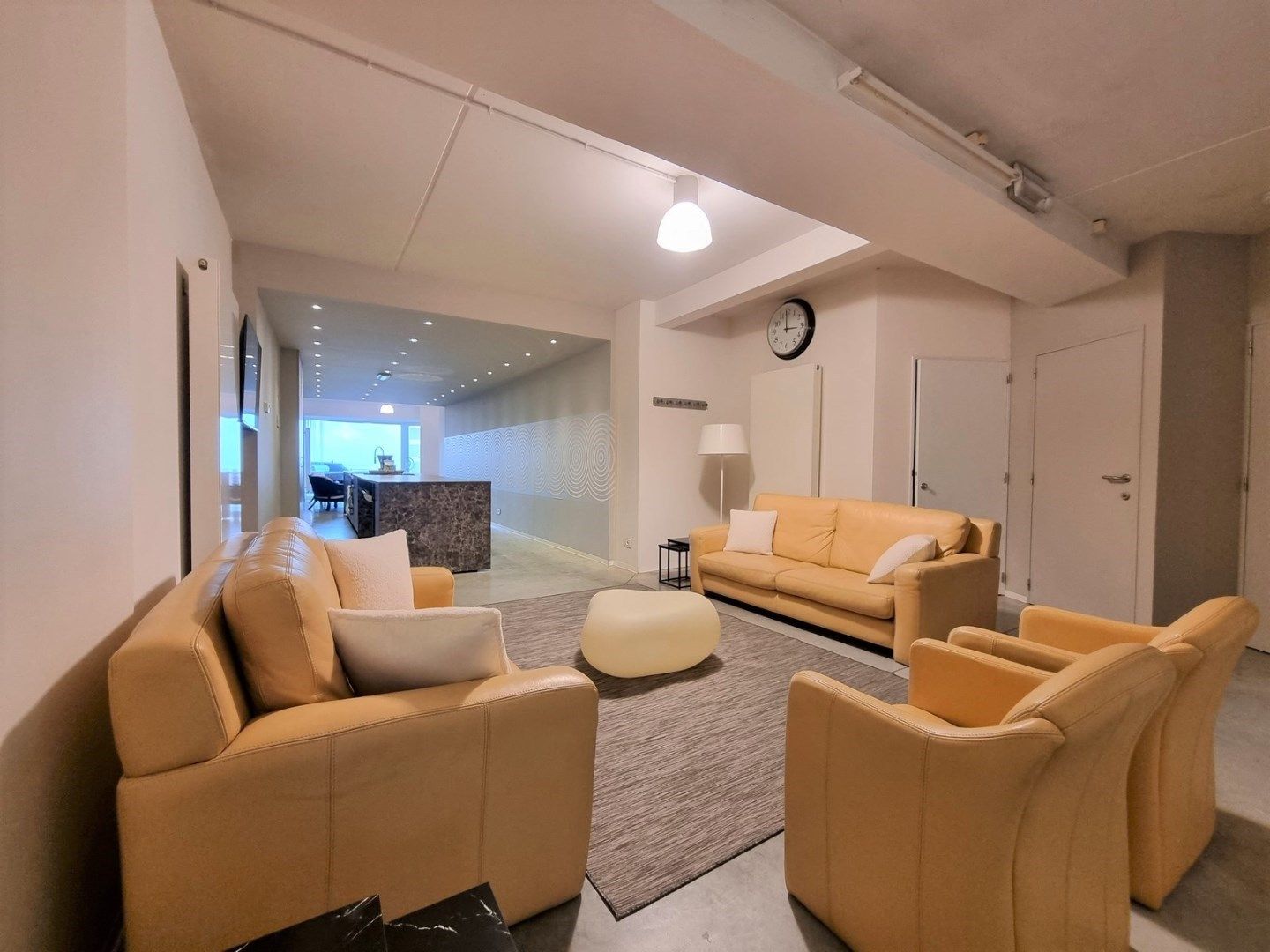 Uitzonderlijk appartement/loft op de zeedijk van Heist (271 m² bew. opp!!) foto 7