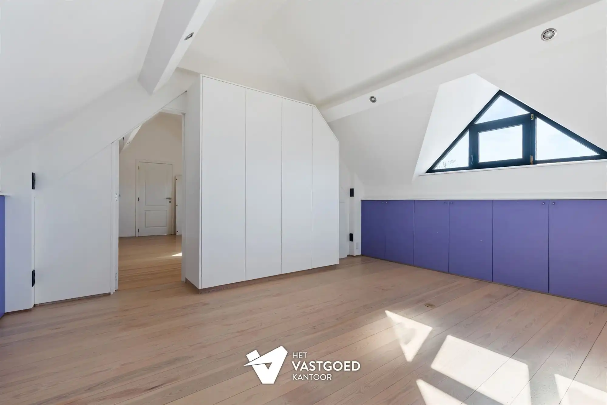 ZEER RUIME WONING MET TAL VAN MOGELIJKHEDEN OP BREED PERCEEL VAN 15 ARE TE KOERSEL foto 26