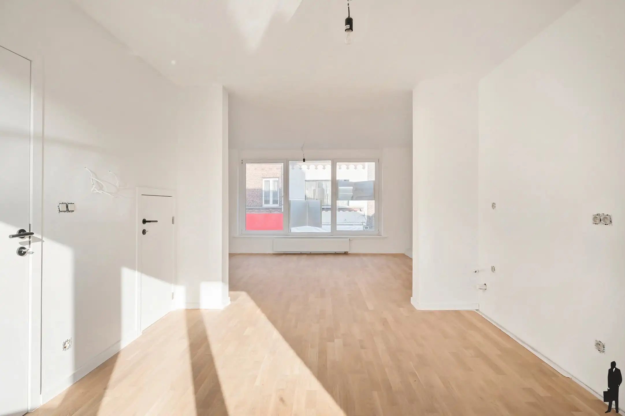 Handelsgelijkvloers met gerenoveerde triplex in het centrum! foto 9