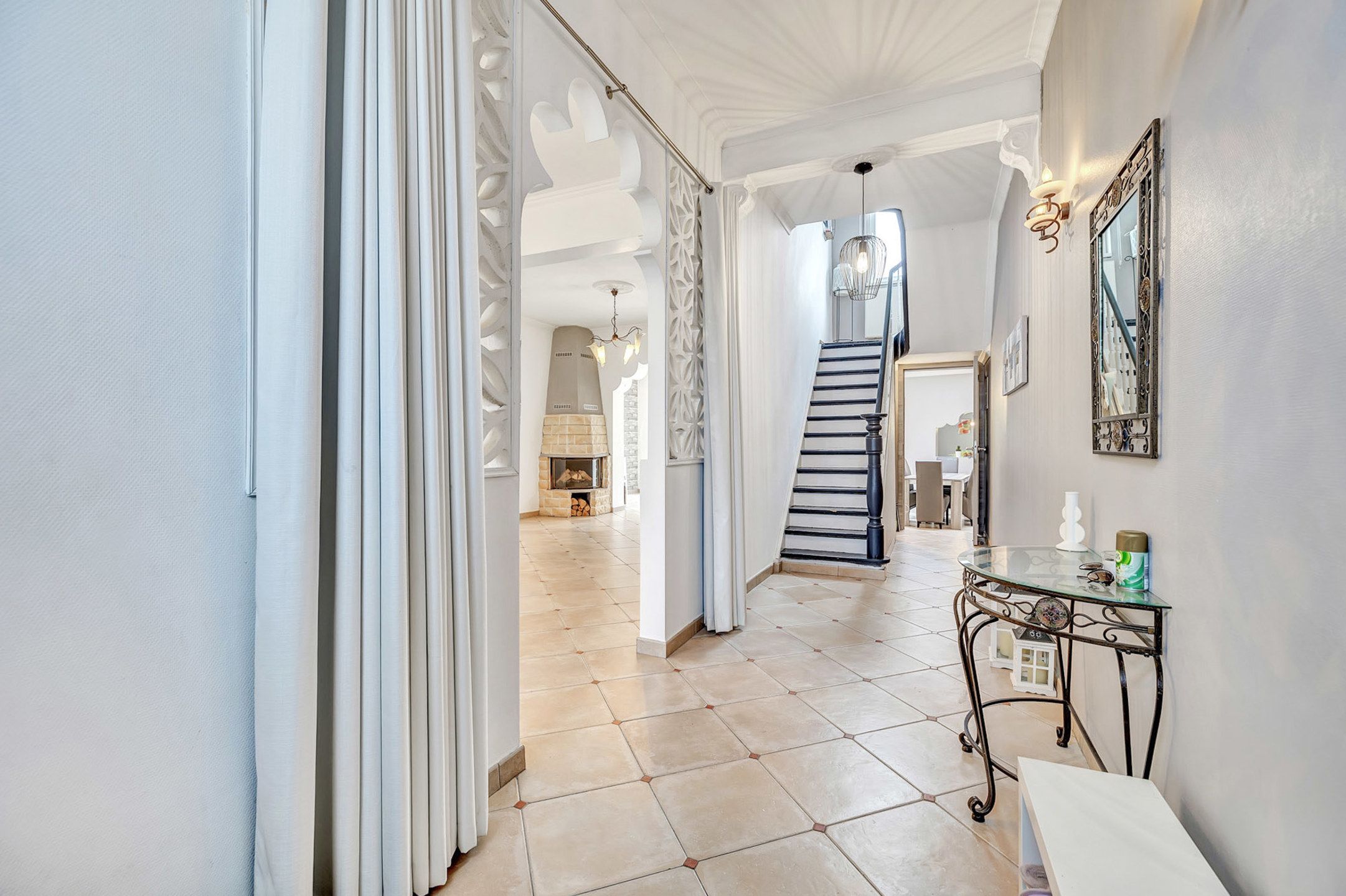 Rustieke woning op strategische ligging foto 2