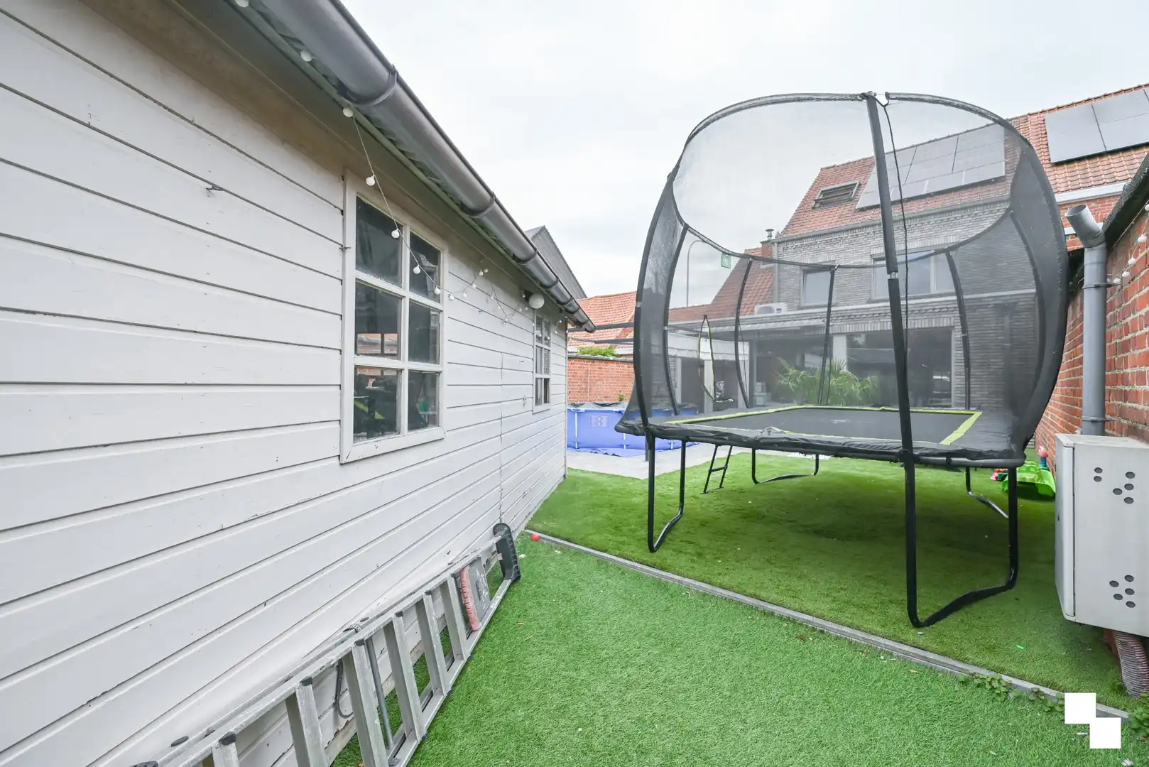 Energiezuinige, gerenoveerde gezinswoning met inpandige garage foto 40